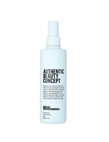 Botella de acondicionador en spray Authentic Beauty Concept para cabello seco con diseño blanco minimalista sobre fondo blanco